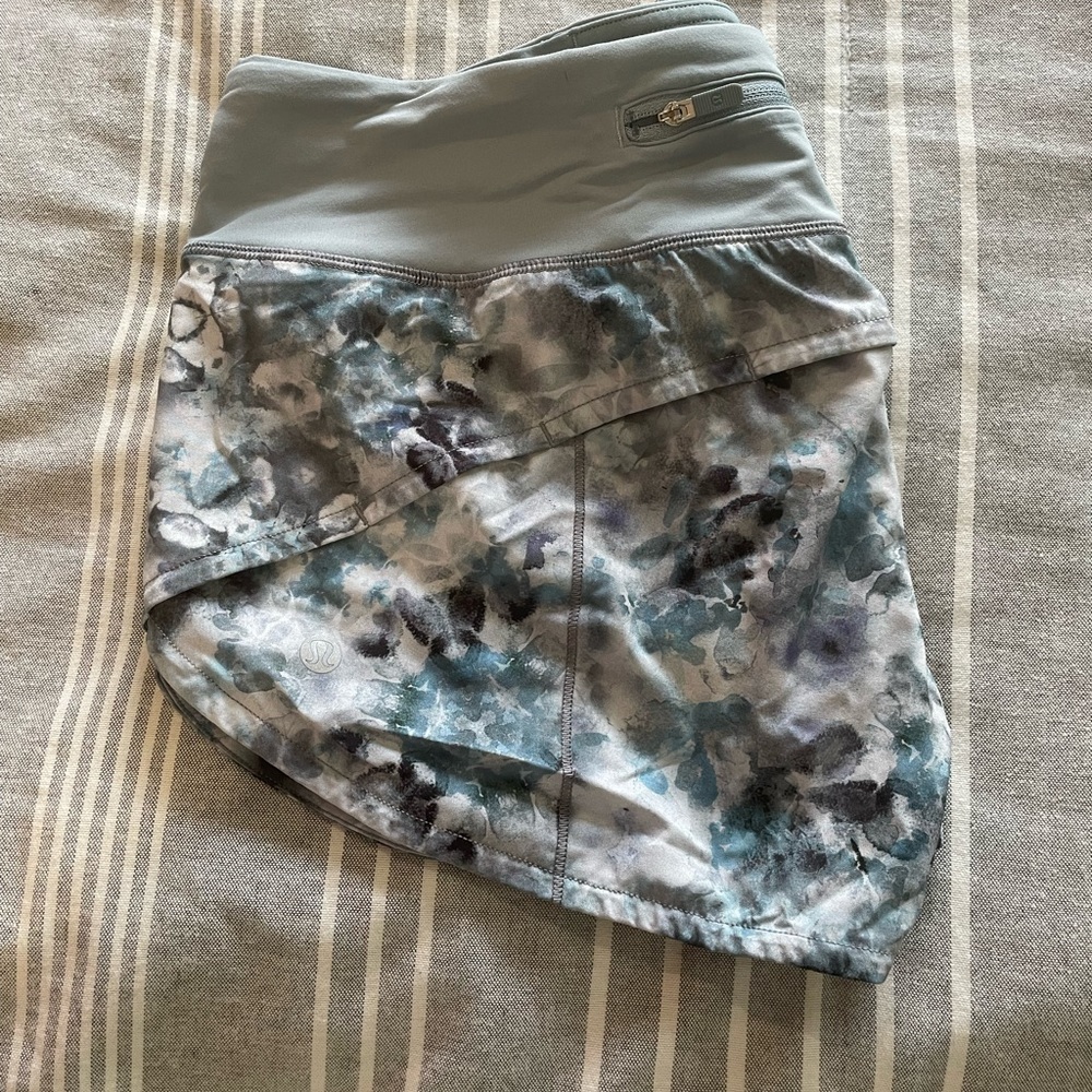 Lululemon Speed Up shorts size 8